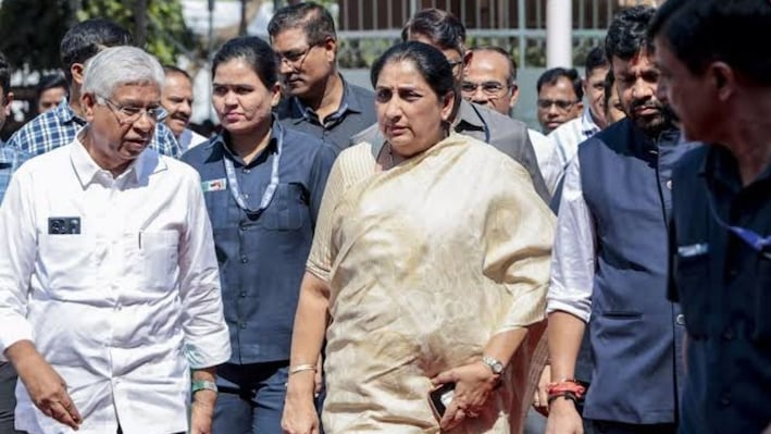 'हार-जीत चलती रहती है'....MLC चुनाव में हार के बाद क्या बोलीं सुनेत्रा पवार? NCP में अंदरूनी कलह पर दिया बड़ा बयान