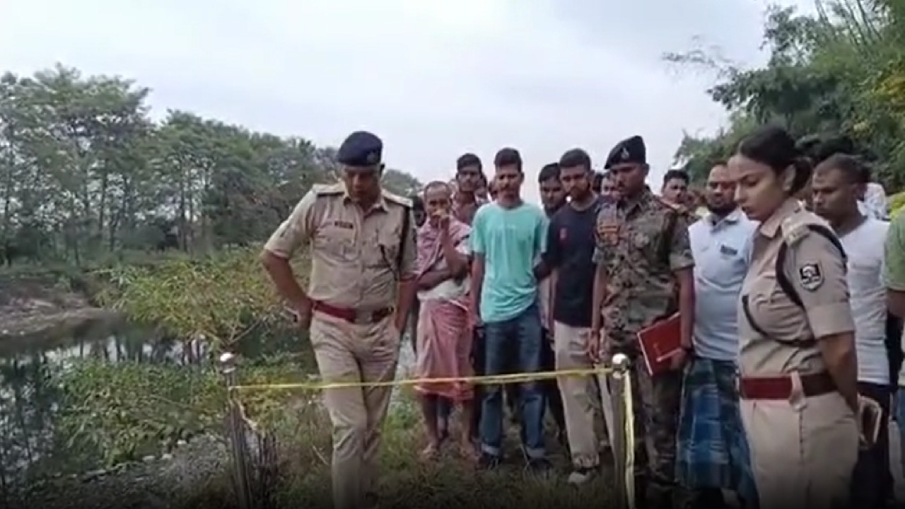 कार में खून के छीटें तो बाएं हाथ में कटे का निशान: मुजफ्फरपुर के पकड़ी नहर में मिला कंसल्टेंट एजेंसी चलाने वाले युवक का शव कार में खून के छीटें तो बाएं हाथ में कटे का निशान: मुजफ्फरपुर के पकड़ी नहर में मिला कंसल्टेंट एजेंसी चलाने वाले युवक का शव
