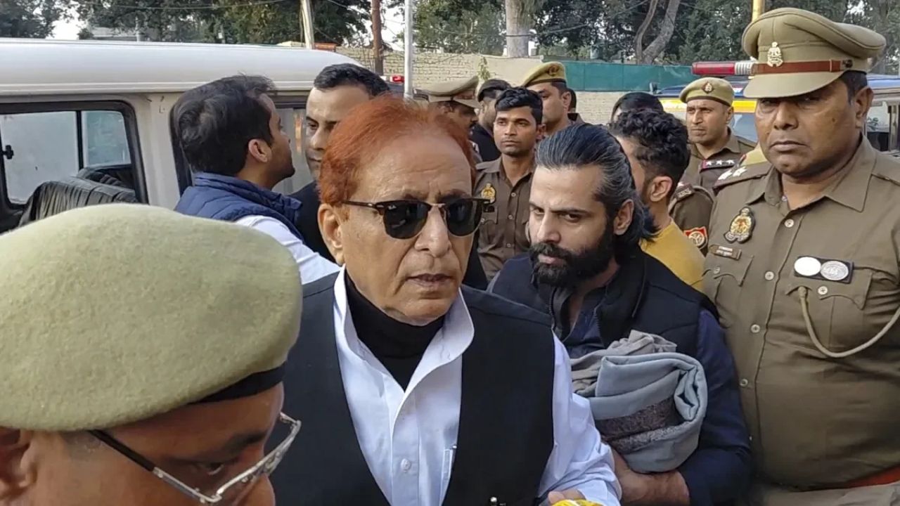 जेल से बाहर आते ही आजम खान गिरफ्तार: जौहर यूनिवर्सिटी मामले में ED का एक्शन जेल से बाहर आते ही आजम खान गिरफ्तार: जौहर यूनिवर्सिटी मामले में ED का एक्शन
