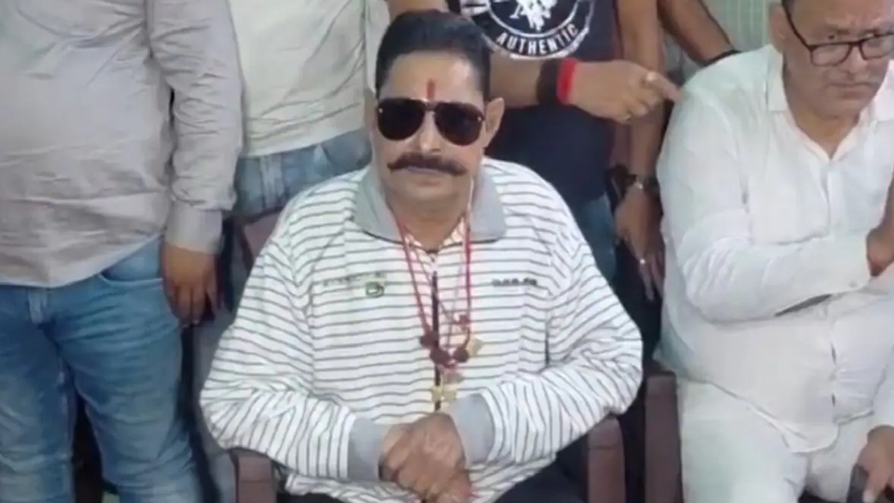 अगले विधानसभा चुनाव में मोकामा से बेटे को चुनावी मैदान में उतार सकते हैं अनंत सिंह, सोनू-मोनू से मिल सकती है कड़ी टक्कर! अगले विधानसभा चुनाव में मोकामा से बेटे को चुनावी मैदान में उतार सकते हैं अनंत सिंह, सोनू-मोनू से मिल सकती है कड़ी टक्कर!