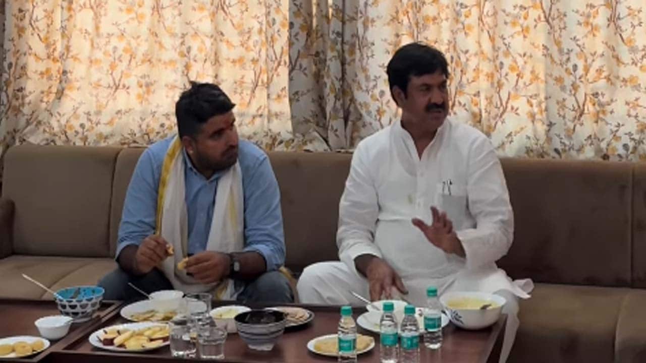 Ravindra Bhati Yunus Khan meeting